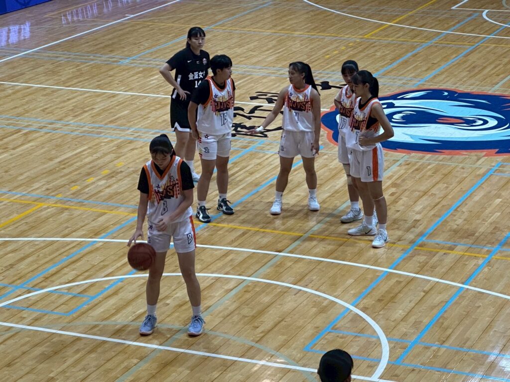 星昱實業執行長親臨為莊敬女籃應援